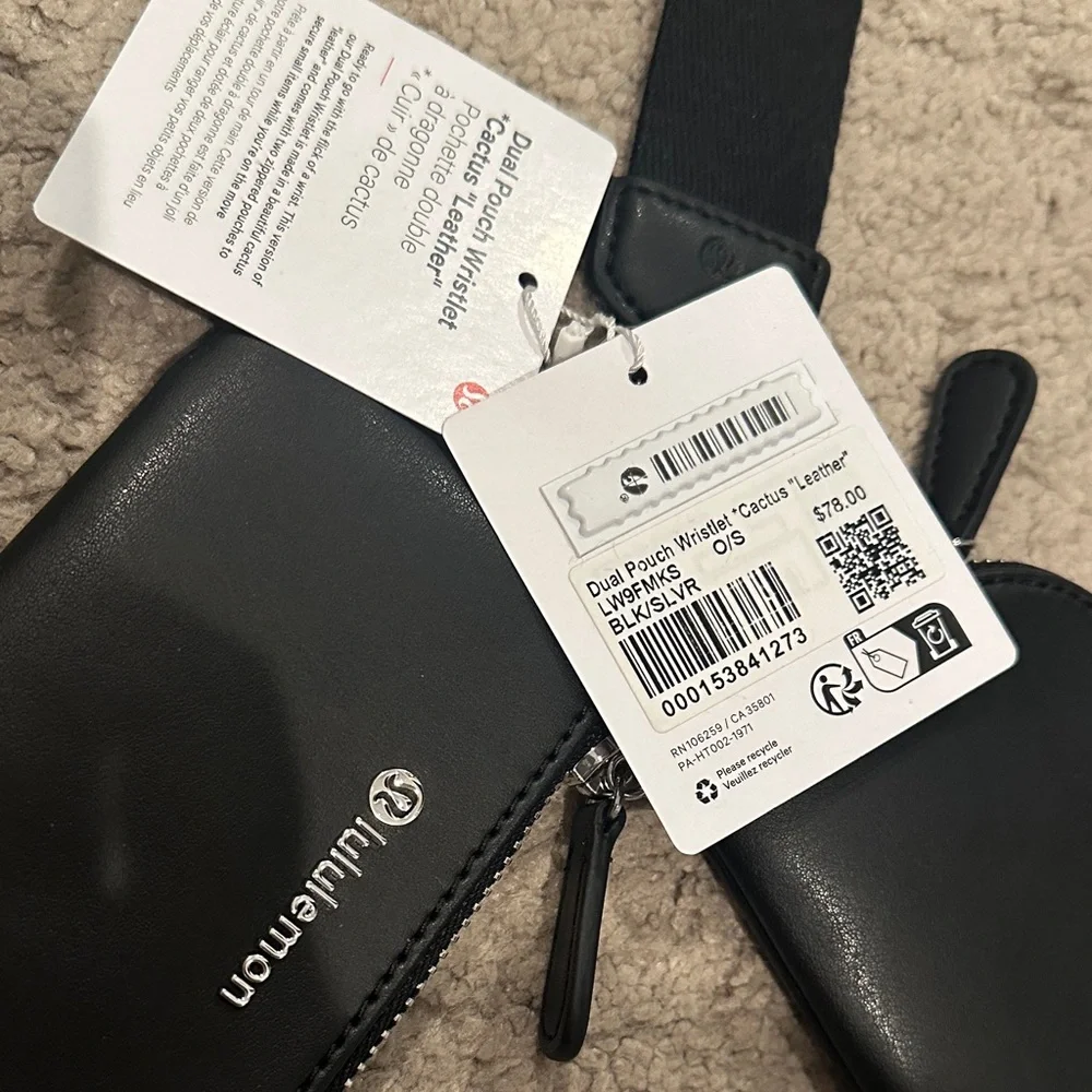 NWT lululemon Black Dual Pouch Wristlet *Cactus “Leather” - Picture 9 of 9